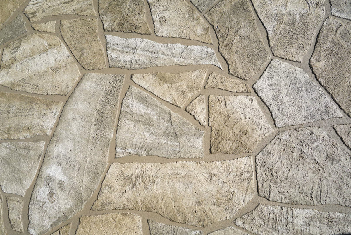 ローラーストーン乱張り調でつくる自然体で過ごせる外構デザイン