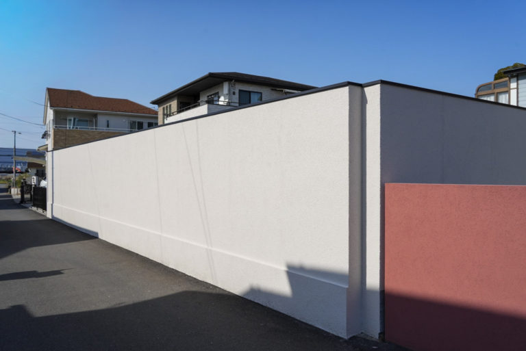 視線を遮るだけで過ごし方が変わるクローズ外構デザイン